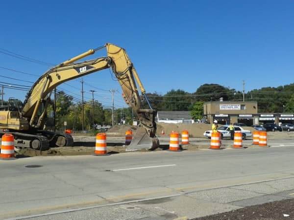 Crews continue work on the Apponaug Circulator project in this Oct. 2, 2014 photo.