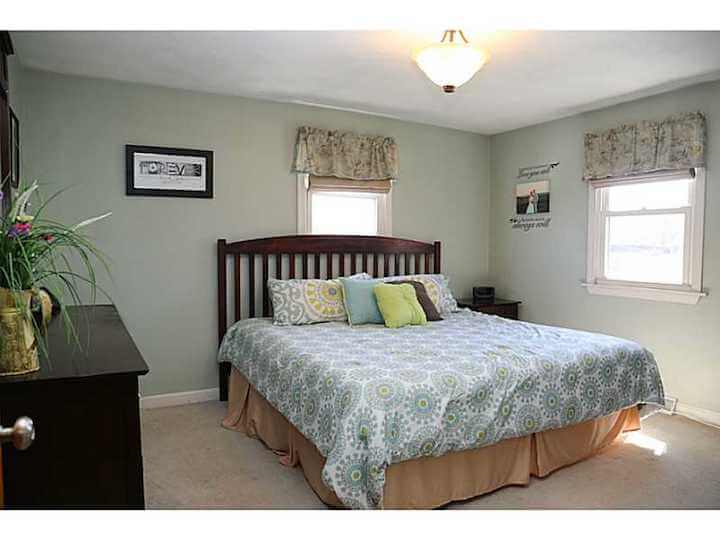 [CREDIT: Statewide MLS] A bedroom inside 136 Green River Ave. 