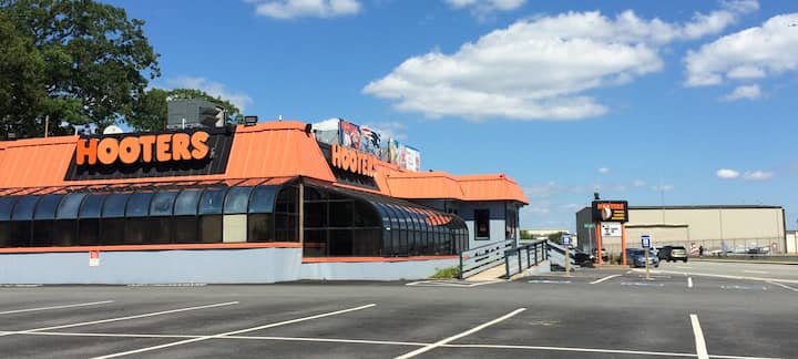 [CREDIT: Rob Borkowski] Hooters Restaurant on Airport Road in Warwick has been closed since August 2015 waiting on a roof repair. The business has started the repairs this week.