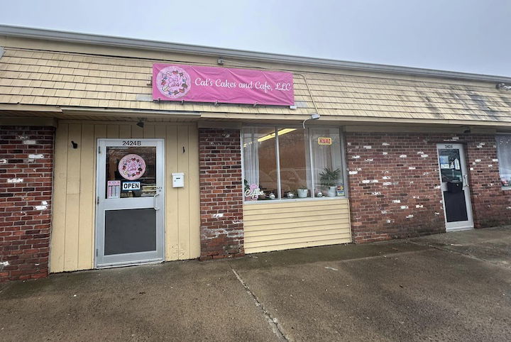 [CREDIT: Mayor Picozzi] Cat's Cakes is open for business at their new West Shore Road location.