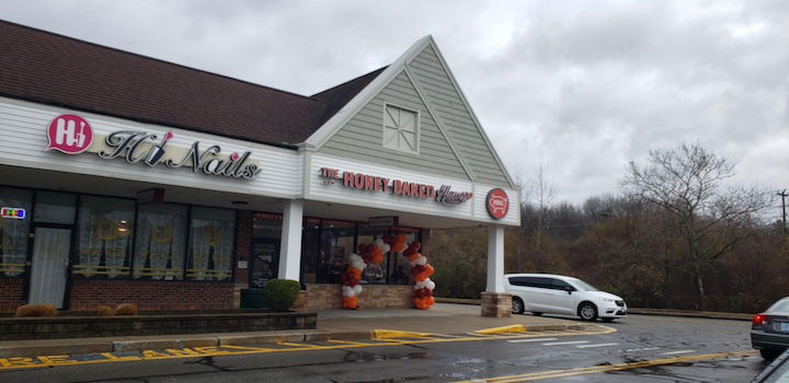 [CREDIT: Mary Carlos] The first Warwick Honey Baked Ham store opened at 300 Quaker Lane Nov. 23.